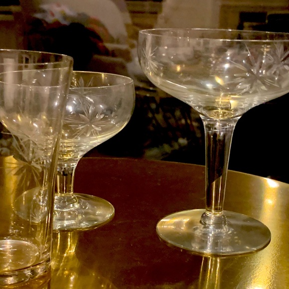 Fostoria sunburst juice, small coupe, large coupe glasses - Picture 2 of 9